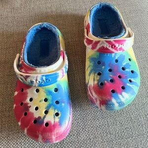 Fleece-lined children’s 13 Crocs